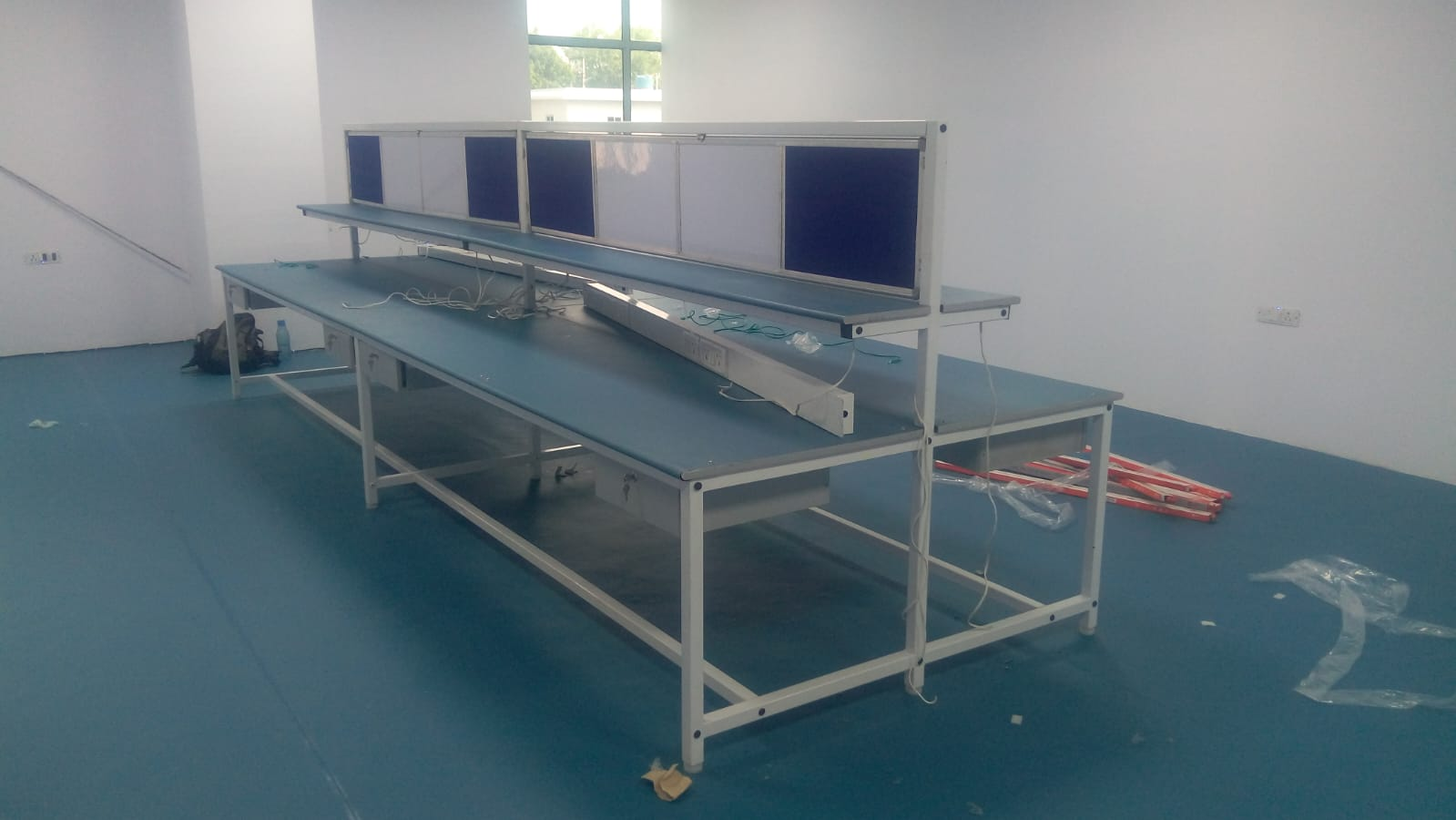 ESD Workstations office furniture in Noida - EMS-ESD003