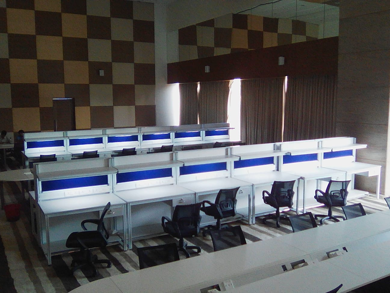 ESD Workstations office furniture in Noida - EMS-ESD004