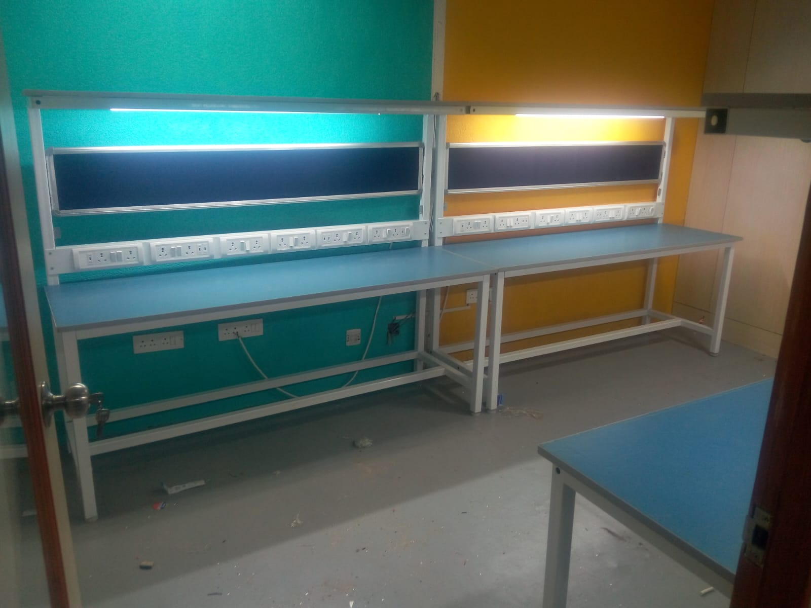 ESD Workstations EMS-ESD008 | Office Furniture Noida